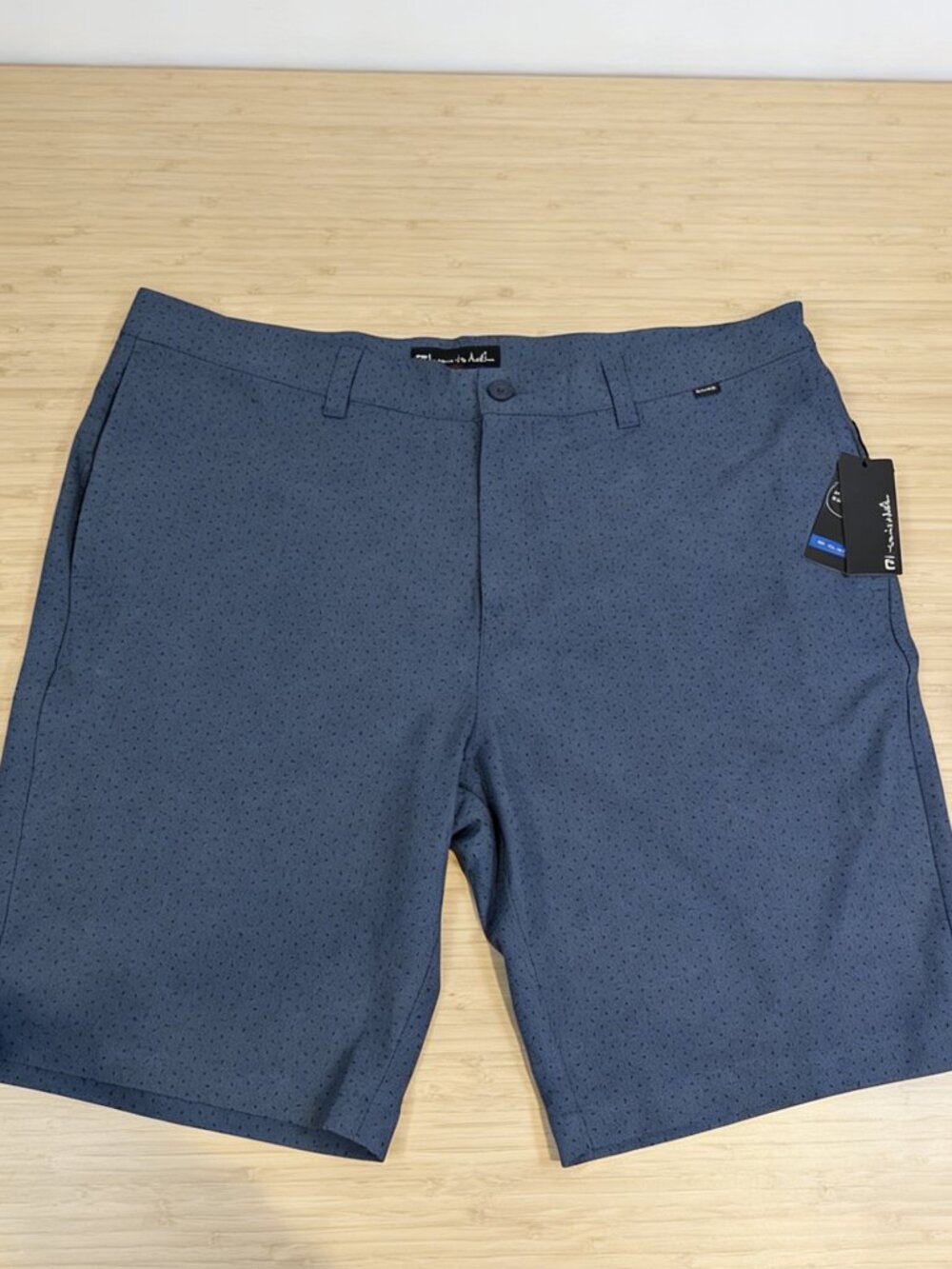 Travis Mathew No Map Needed Performance Golf Shorts Men's Size 40 Blue